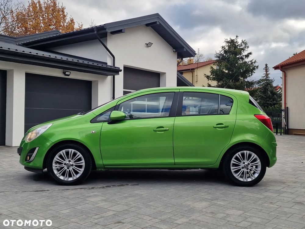 Opel Corsa 1.4 16V Cosmo - 39