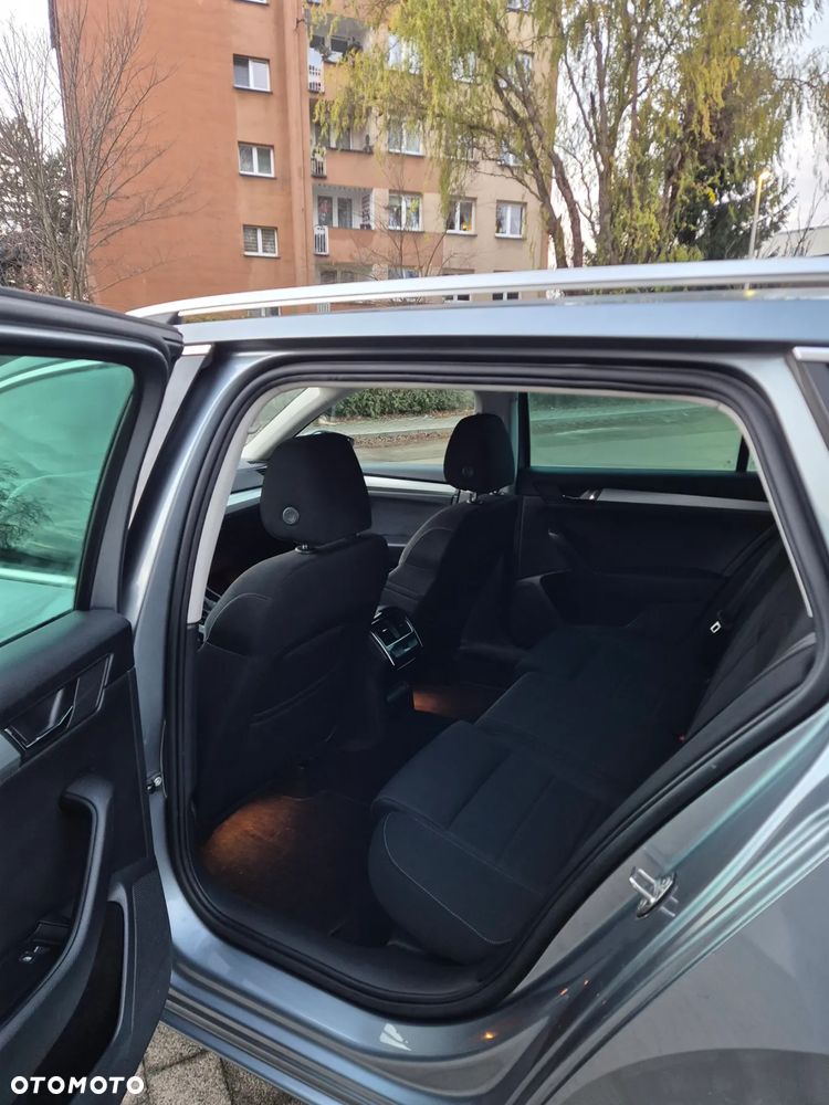 Skoda Superb 2.0 TDI DSG Ambition - 13