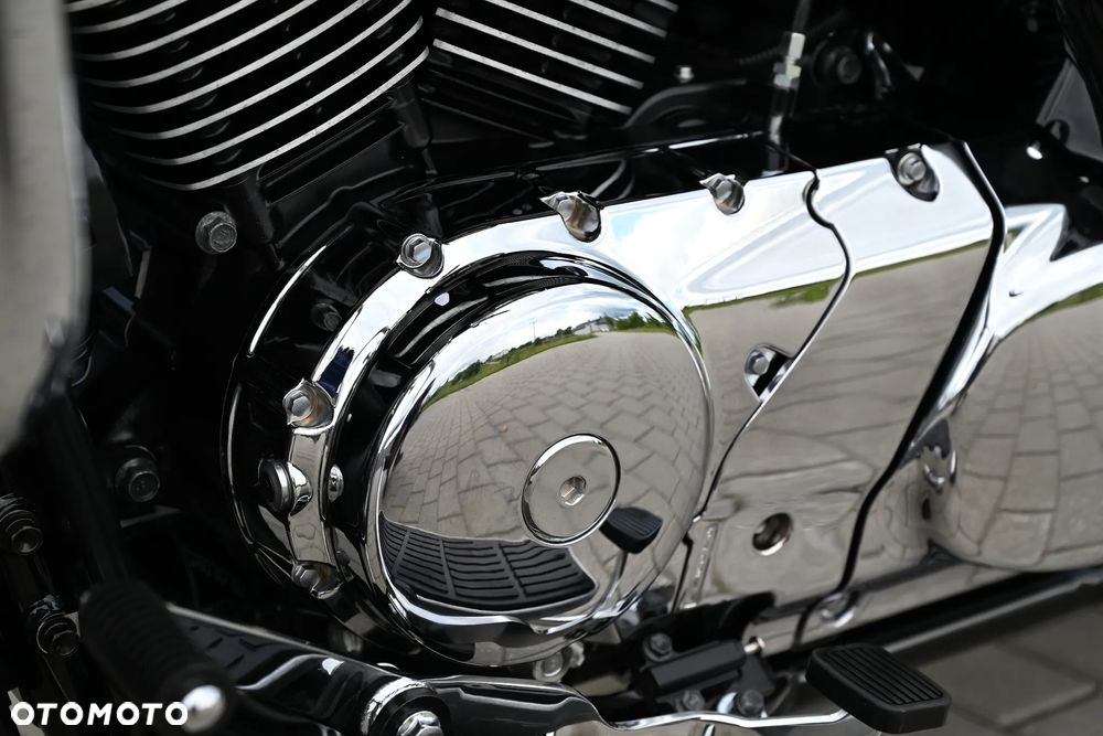 Suzuki Intruder - 18