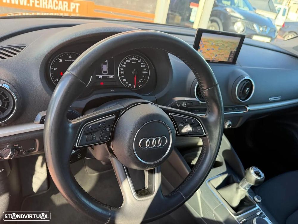 Audi A3 Limousine 30 TDI Design - 40