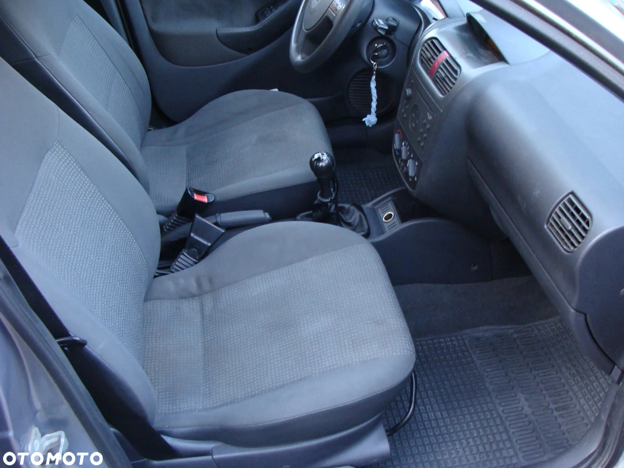 Opel Corsa 1.2 16V Comfort - 6