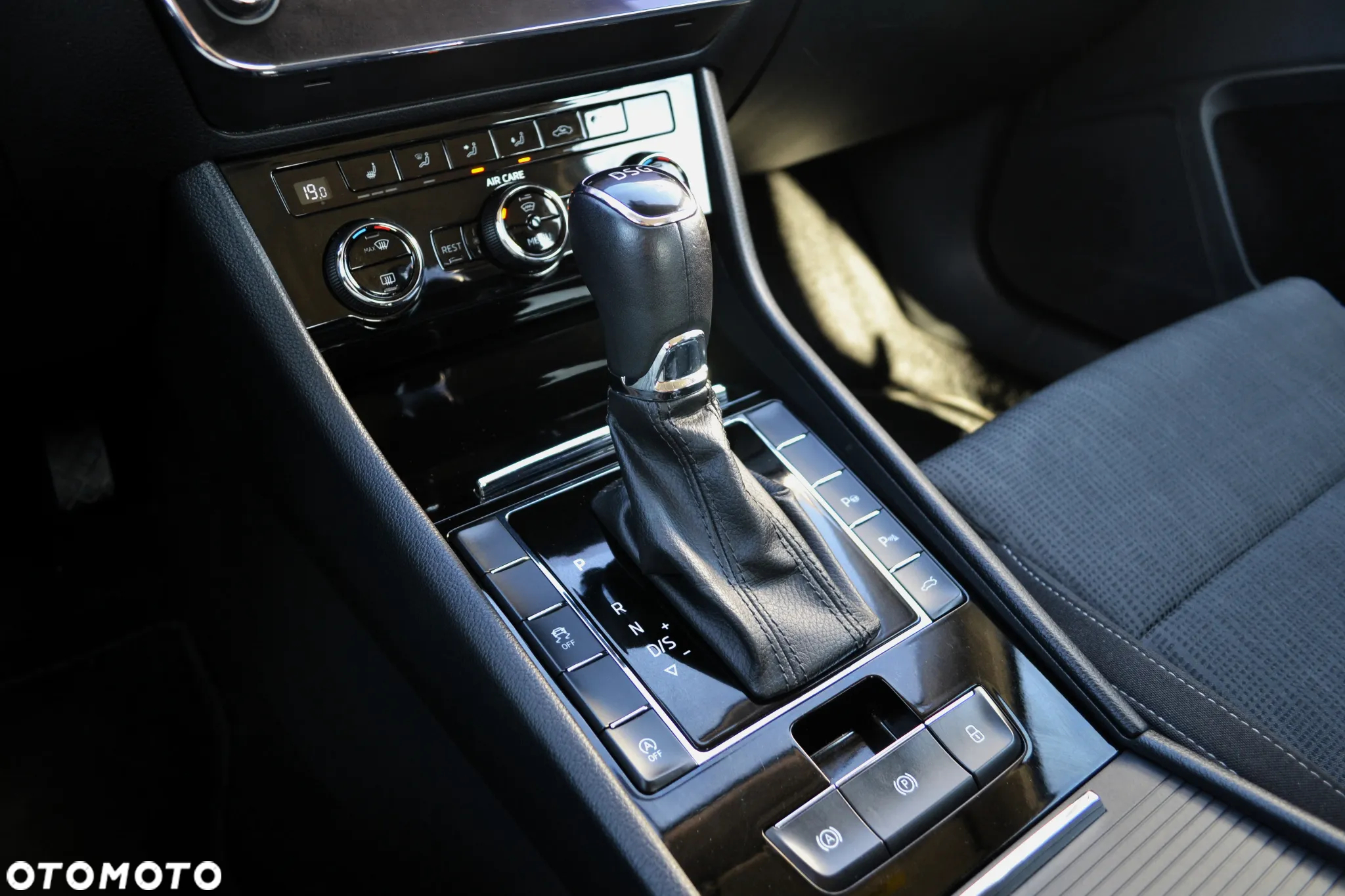 Skoda Superb 2.0 TSI Ambition DSG - 21