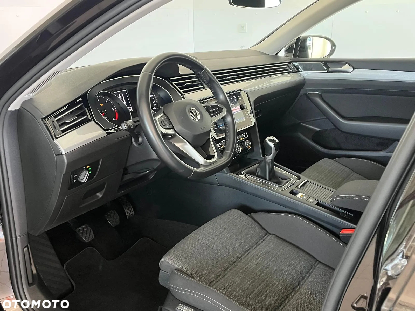 Volkswagen Passat 2.0 TDI EVO Business - 14