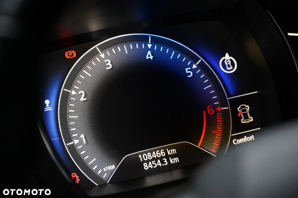 Renault Grand Scenic - 34