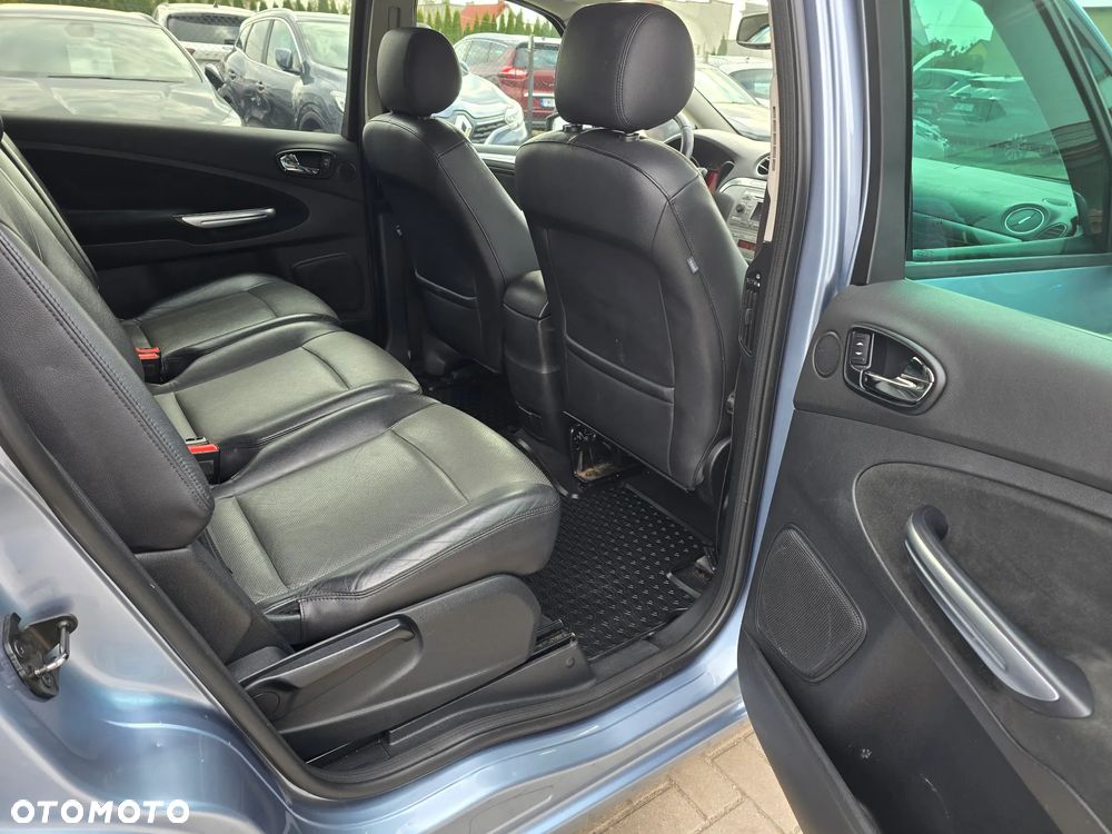 Ford S-Max - 10