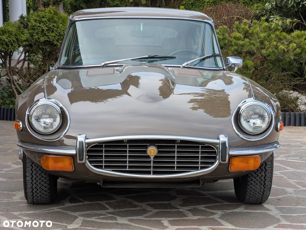 Jaguar E-Type - 10