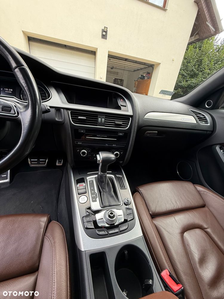 Audi A4 Limousine - 33