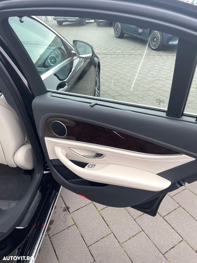 Mercedes-Benz E 300 de 4MATIC Aut. - 9