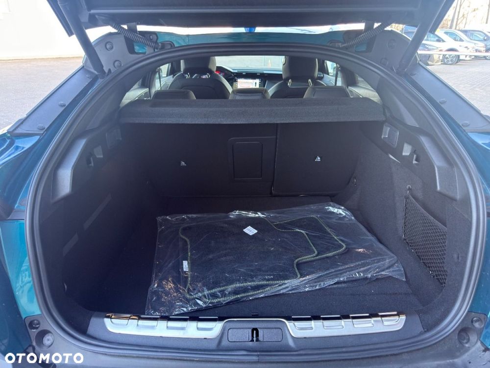 Peugeot 408 - 10