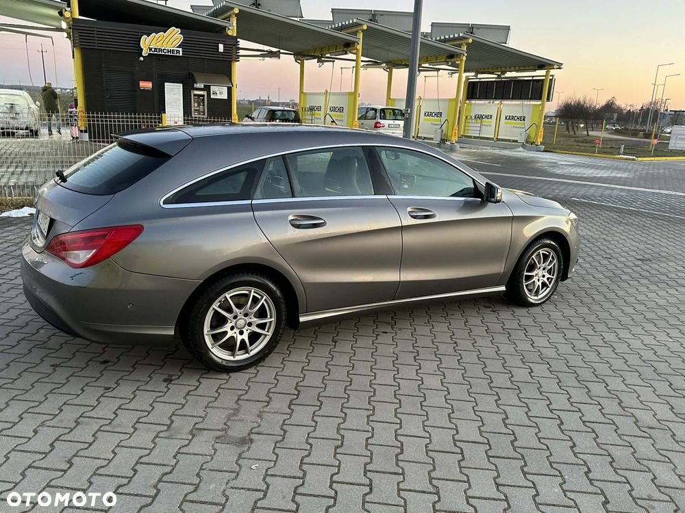 Mercedes-Benz CLA 180 7G-DCT UrbanStyle Edition - 3