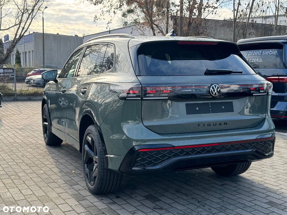 Volkswagen Tiguan - 10