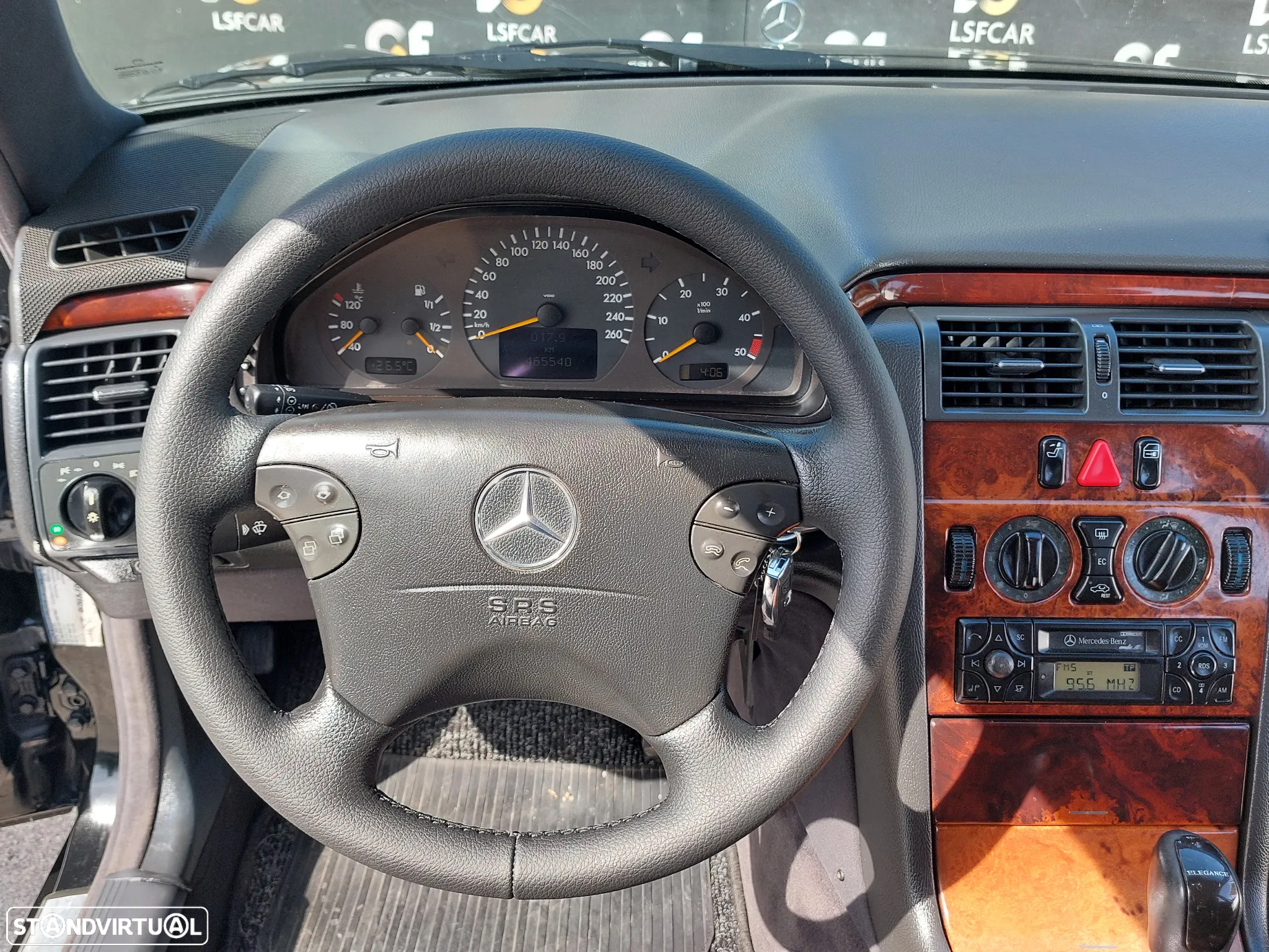 Mercedes-Benz E 220 - 19