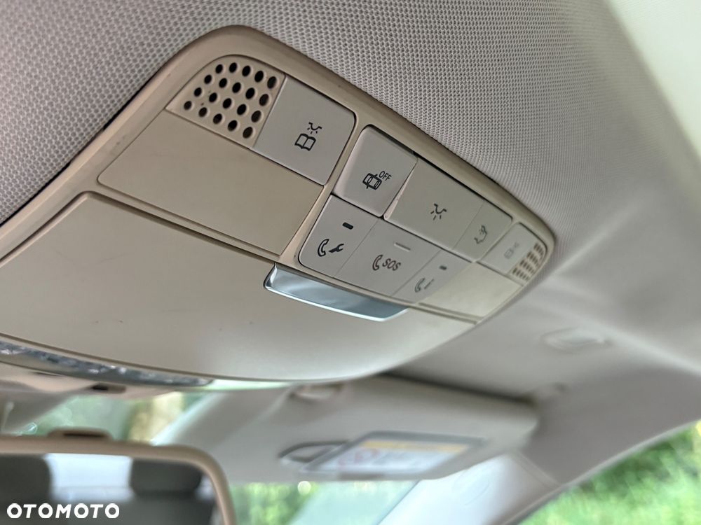 Mercedes-Benz Klasa C 300 7G-TRONIC - 25