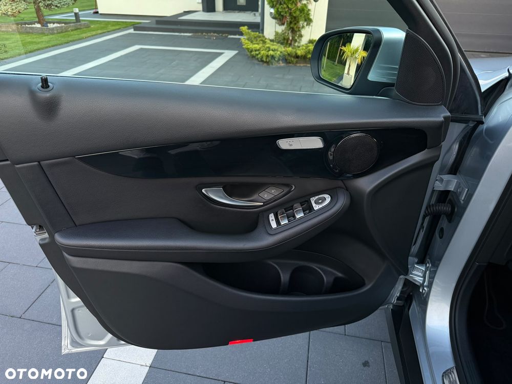 Mercedes-Benz GLC 200 d 4Matic 9G-TRONIC - 33