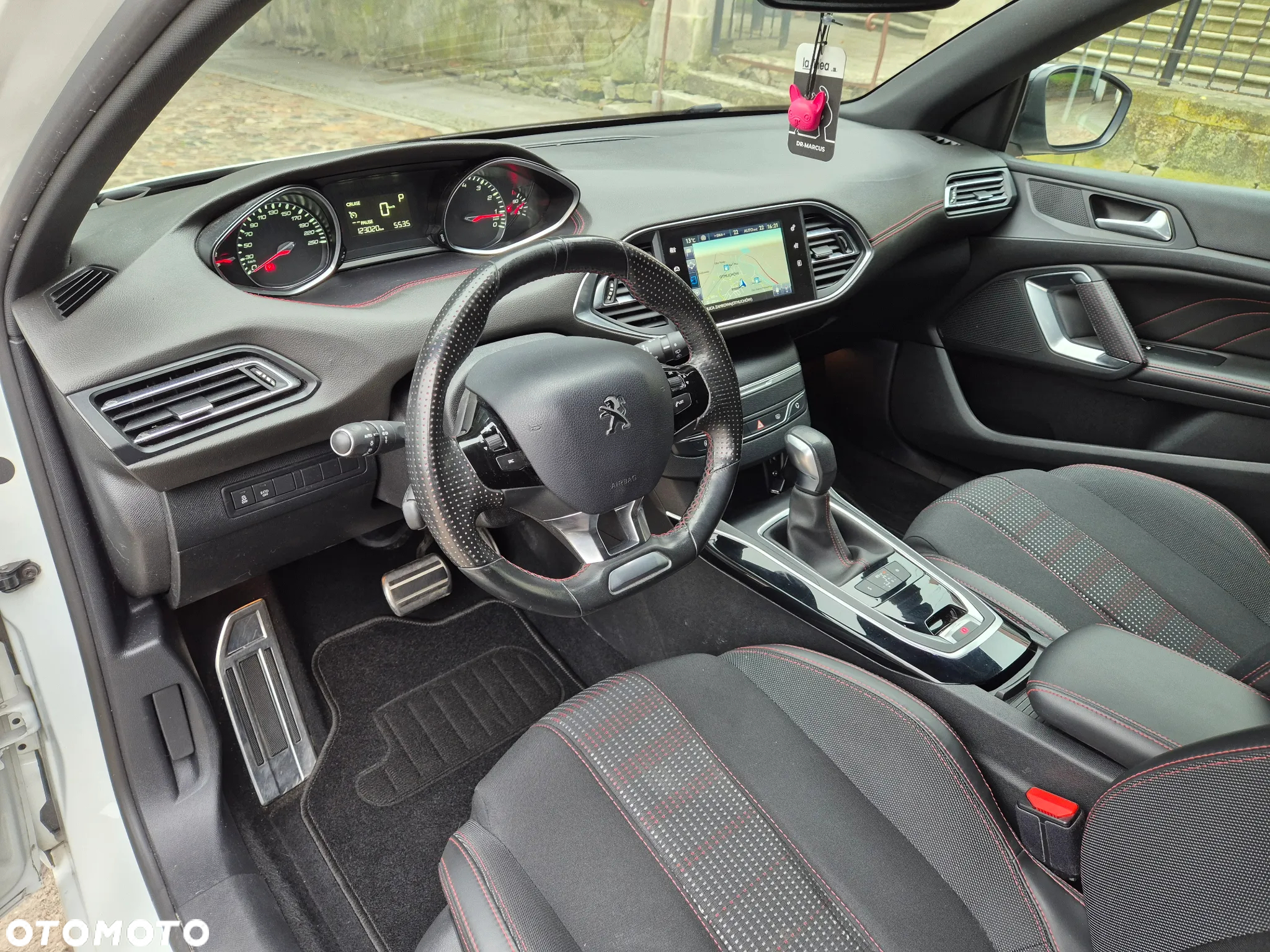 Peugeot 308 SW 1.2 PureTech Allure S&S - 21