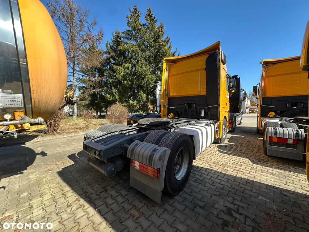 Mercedes-Benz ACTROS - 12