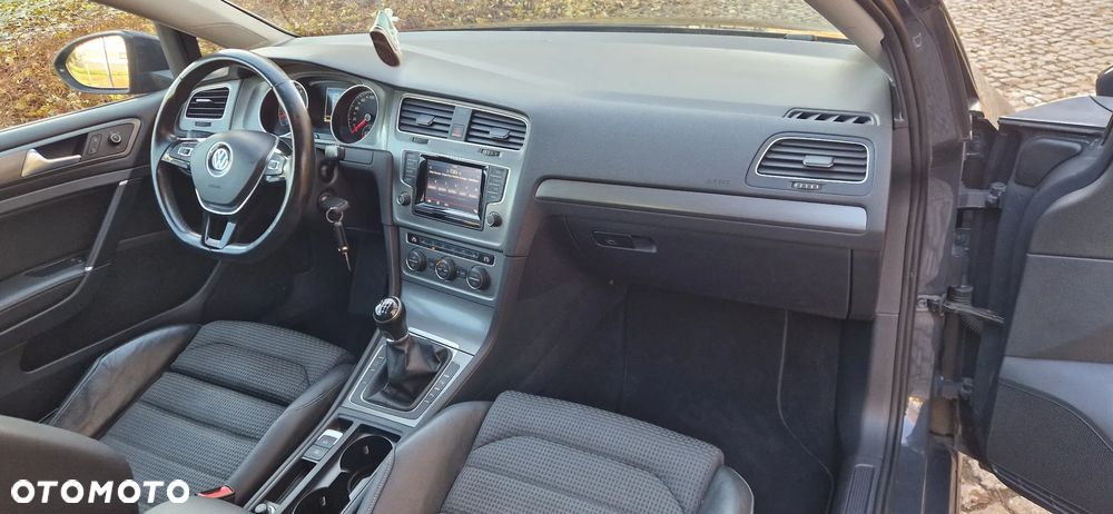 Volkswagen Golf - 27