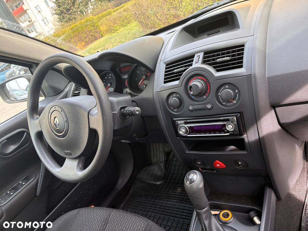 Renault Megane 1.6 Confort Dynamique - 11