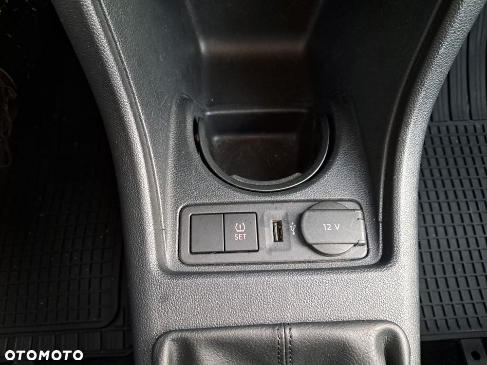 Volkswagen up! Active - 19
