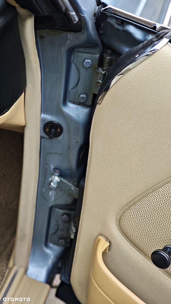 Mercedes-Benz W123 - 28