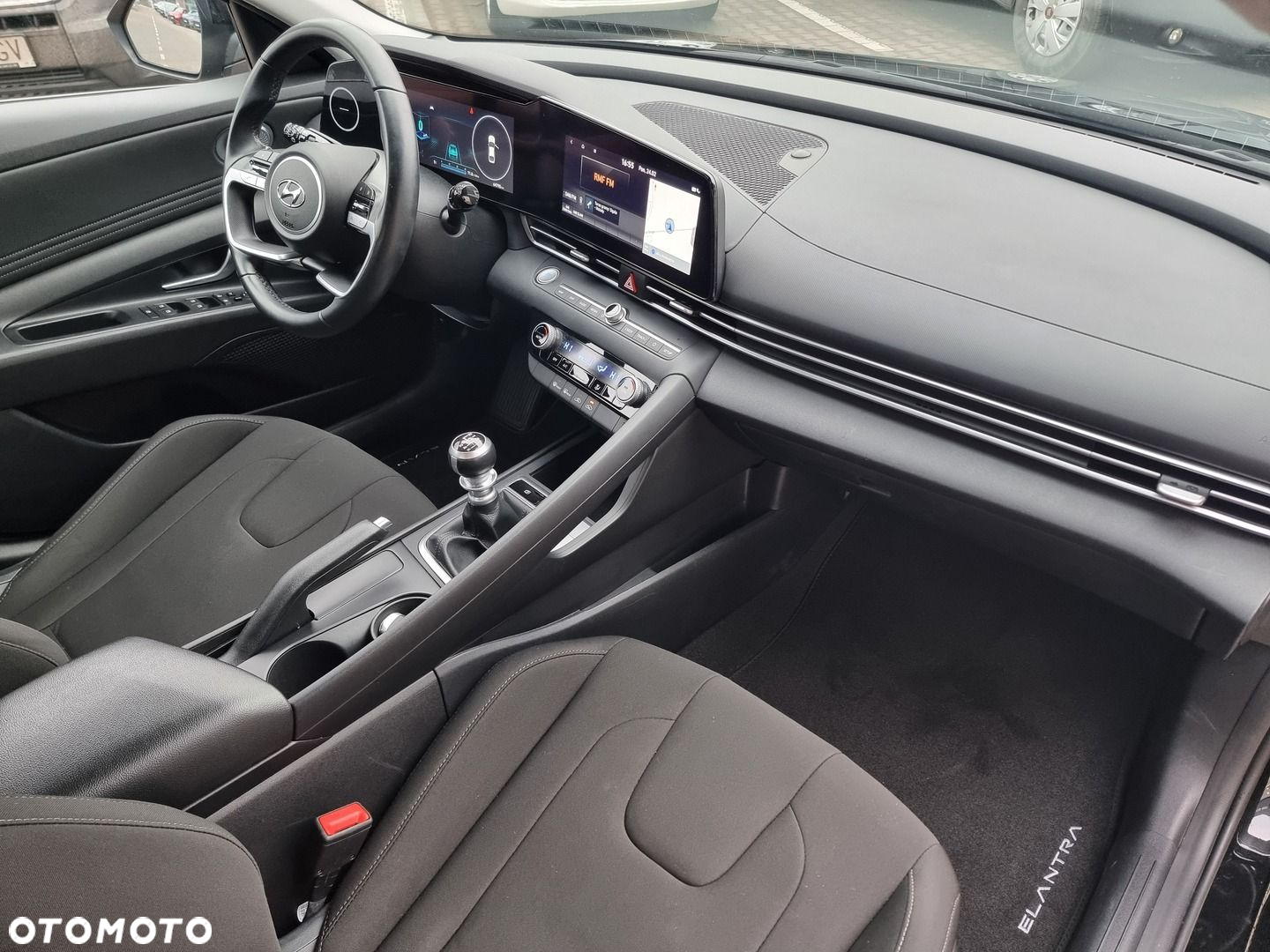 Hyundai Elantra 1.6 Smart - 16