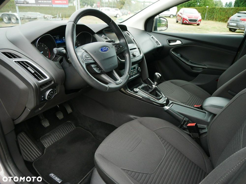 Ford Focus Turnier 1.0 EcoBoost Start-Stopp-System TITANIUM - 4