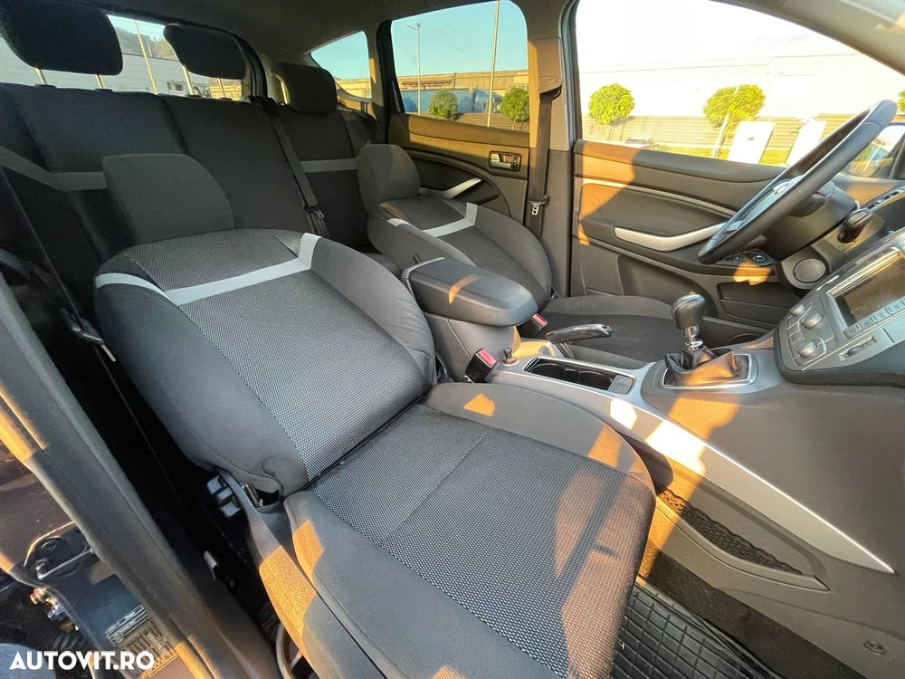 Ford Kuga 2.0 TDCi 4WD Titanium - 33