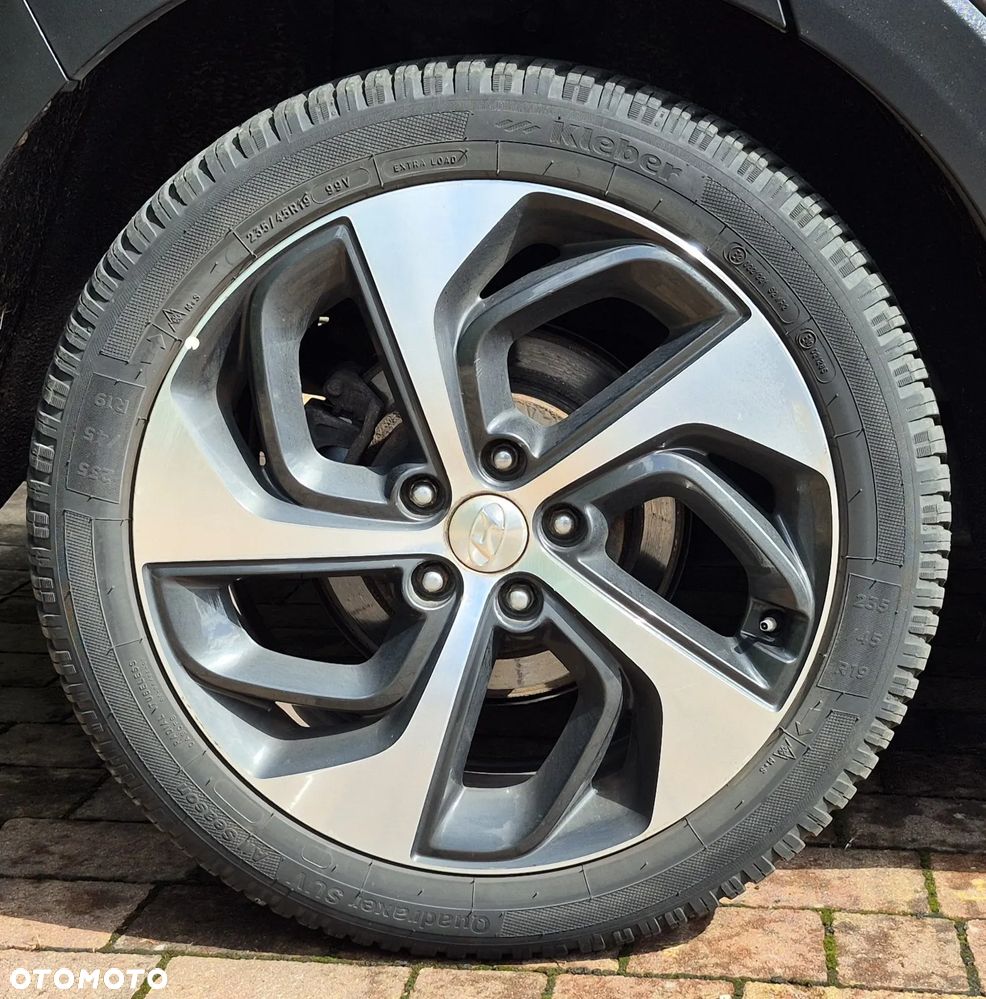 Hyundai Tucson 1.7 CRDI BlueDrive Comfort 2WD - 11