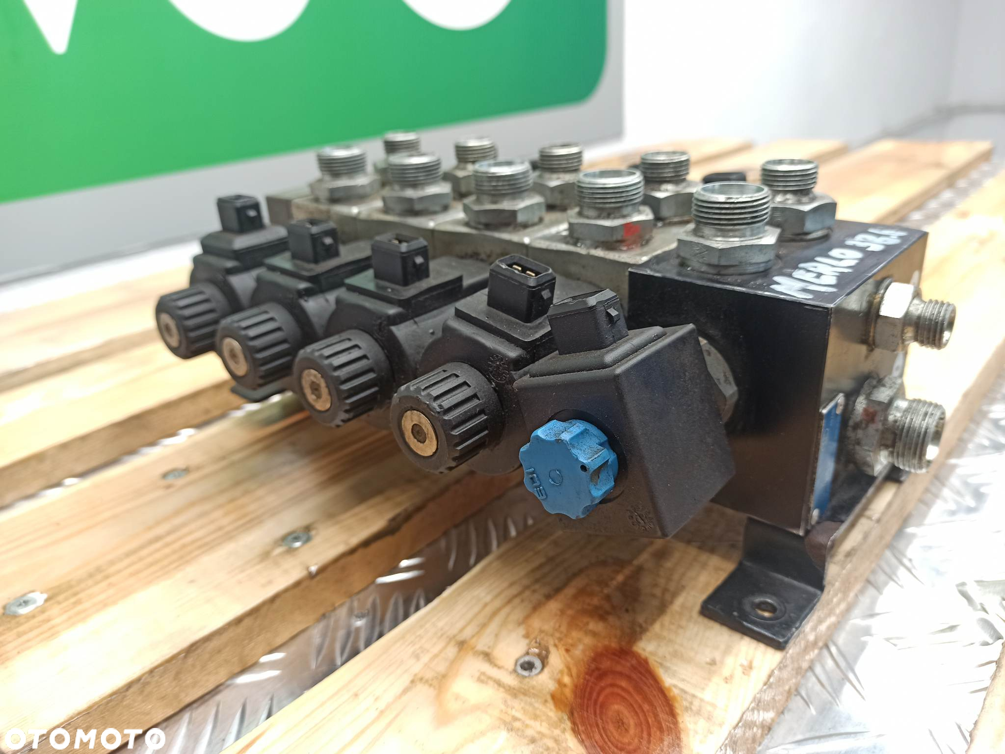 Rozdzielacz hydrauliczny Merlo 38.16 Roto (L9314940004AC00) - 2