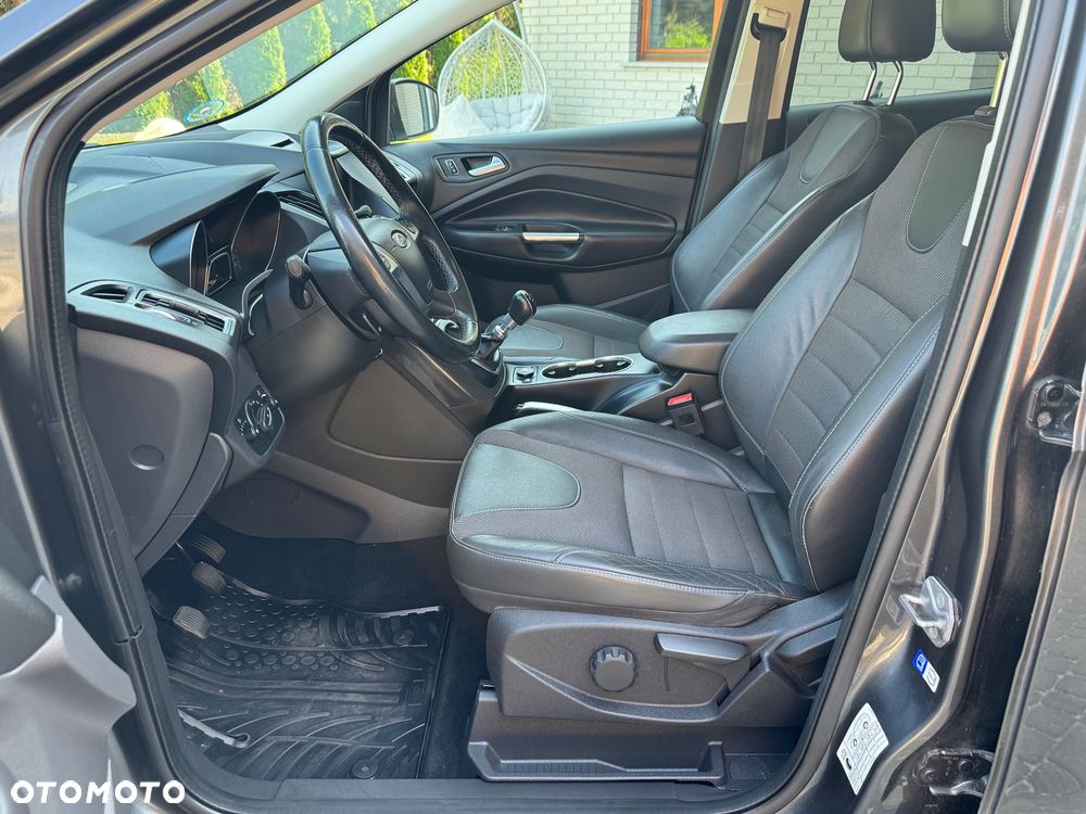 Ford Kuga 2.0 TDCi 2x4 Titanium - 28