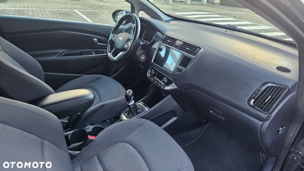 Kia Rio 1.4 Fifa World Cup Edition - 23