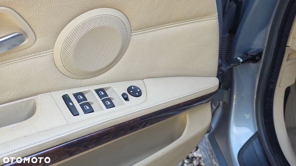 BMW Seria 3 318i - 25