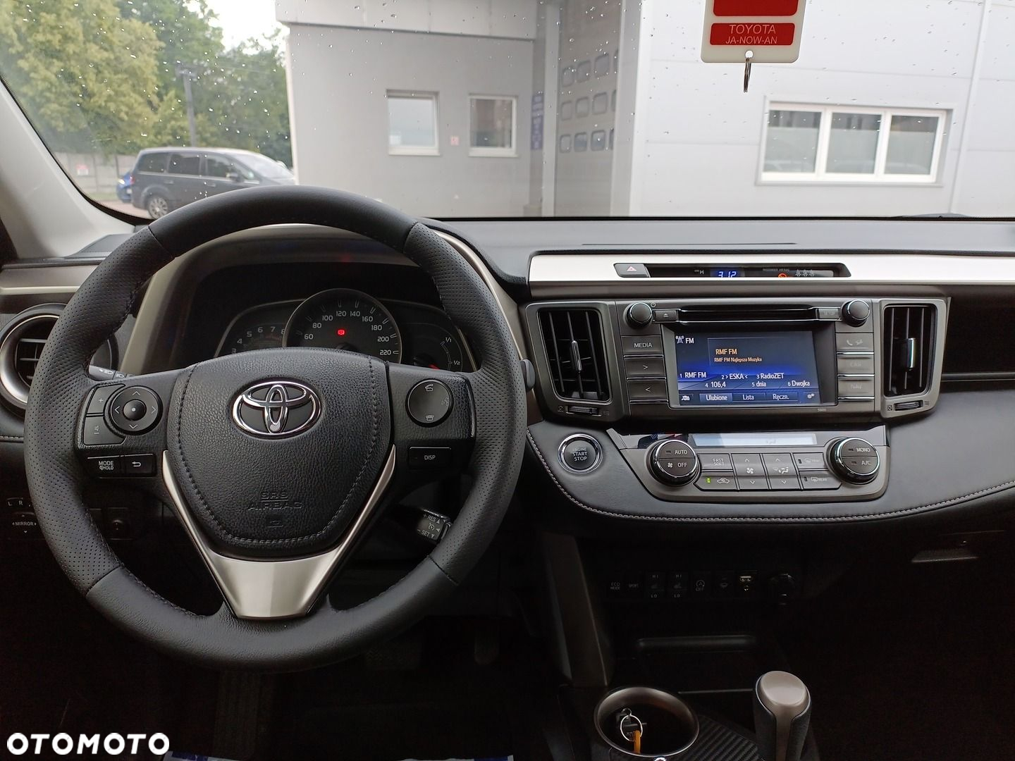 Toyota RAV4 - 16
