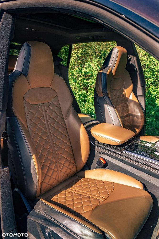 Audi SQ8 - 8