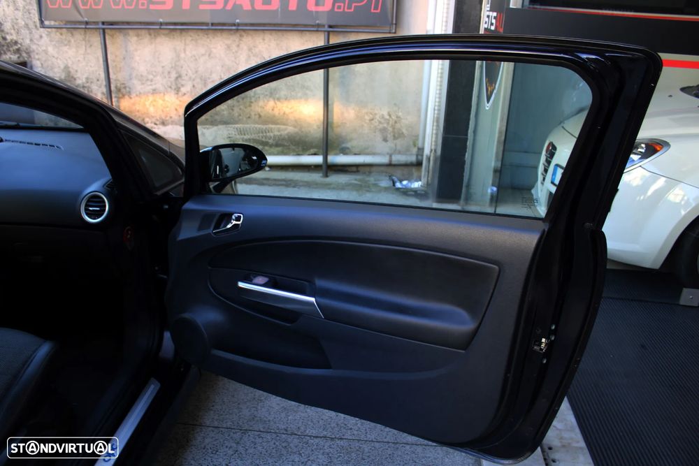 Opel Corsa 1.6 Turbo OPC - 27