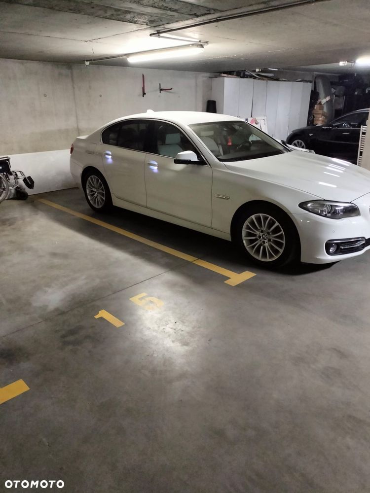 BMW Seria 5 520d xDrive - 17