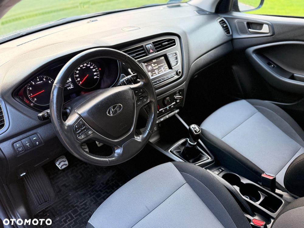 Hyundai i20 1.4 Premium - 12