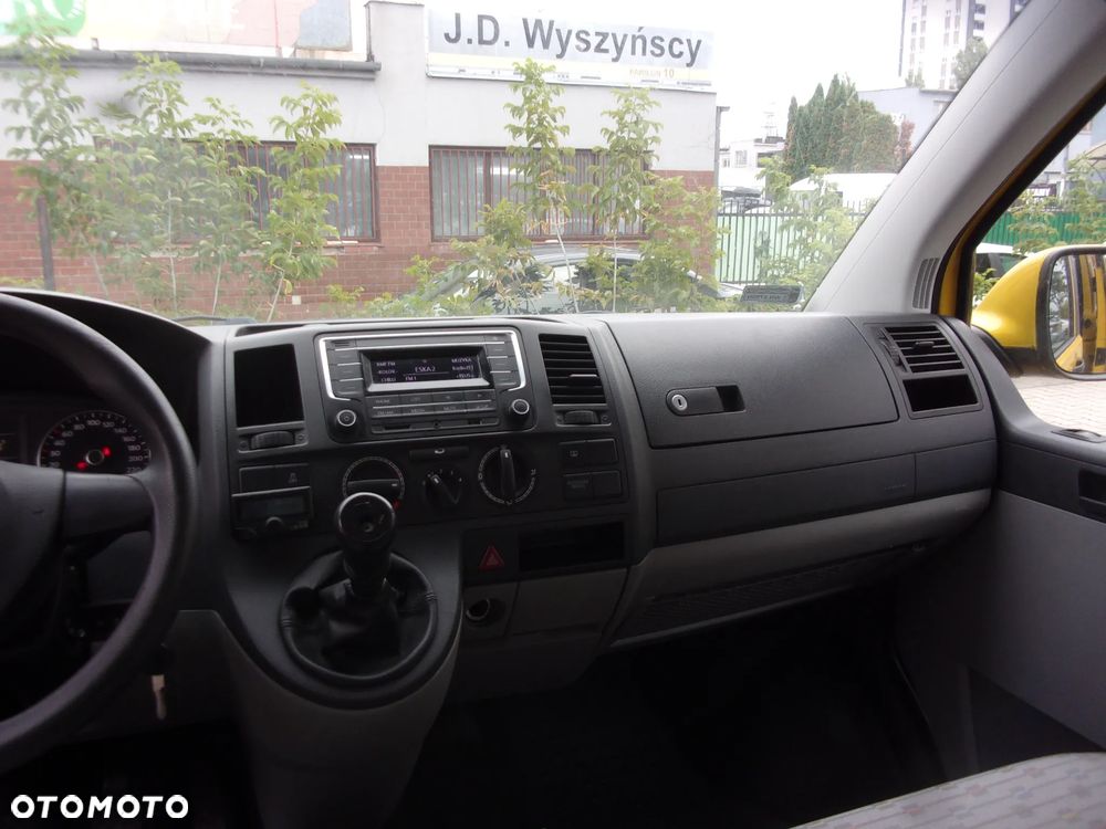 Volkswagen Transporter - 22