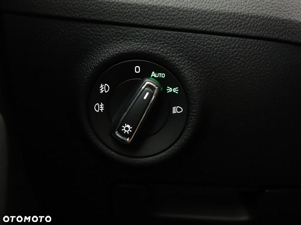 Skoda Superb 2.0 TDI DSG Sportline - 39