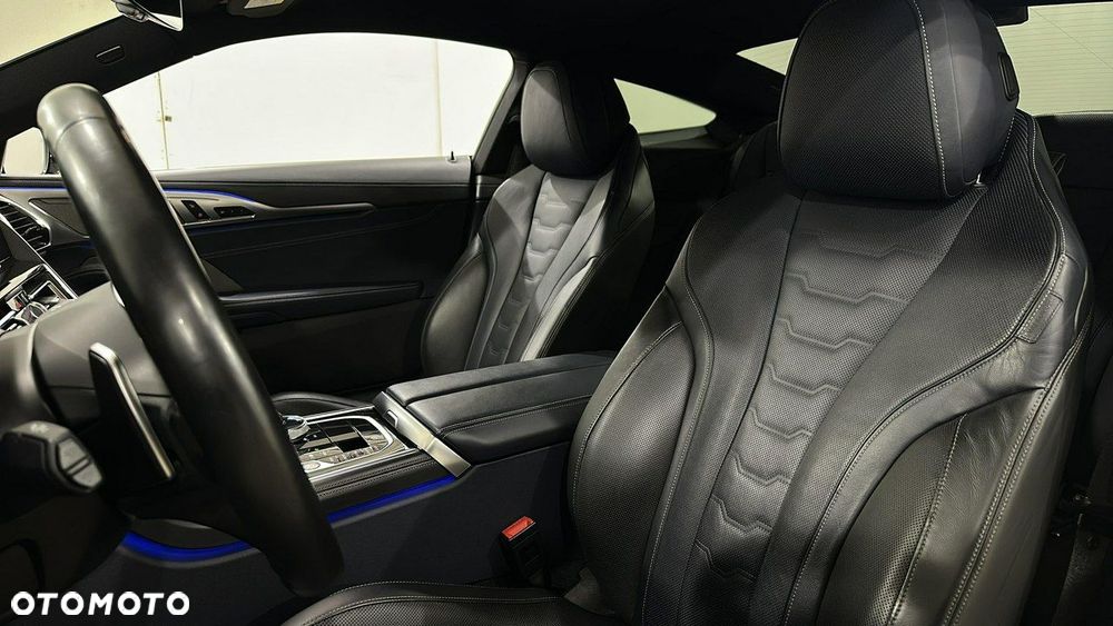 BMW Seria 8 - 16