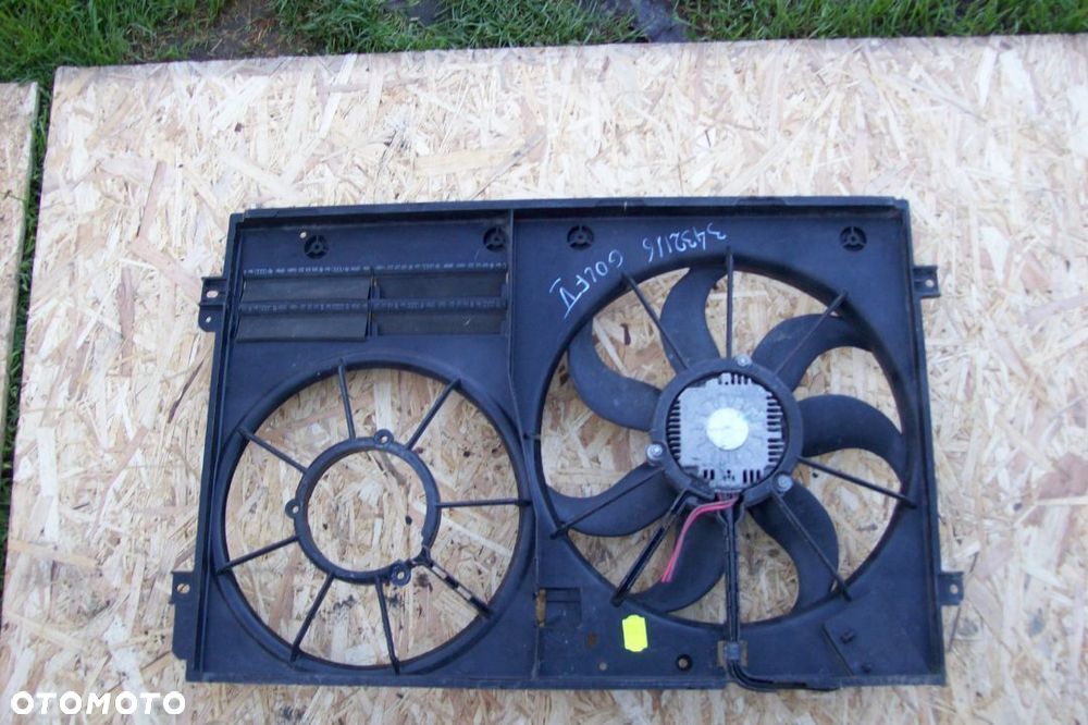OBUDOWA WENTYLATORA Z WENTYLATOREM  VW GOLF 5 - 3