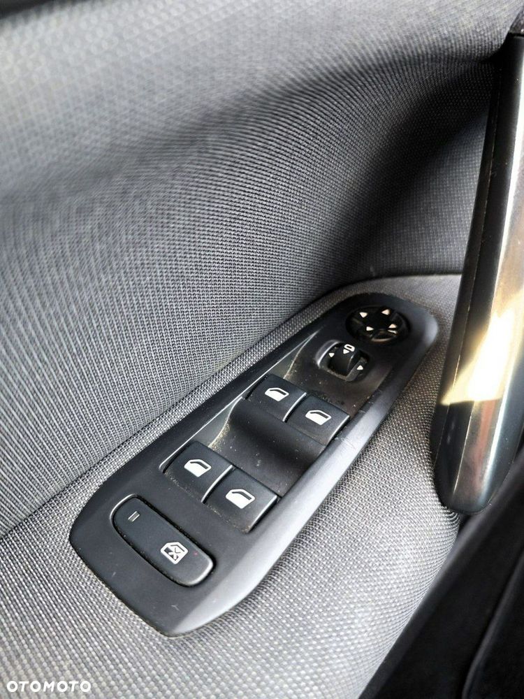 Peugeot 308 - 25