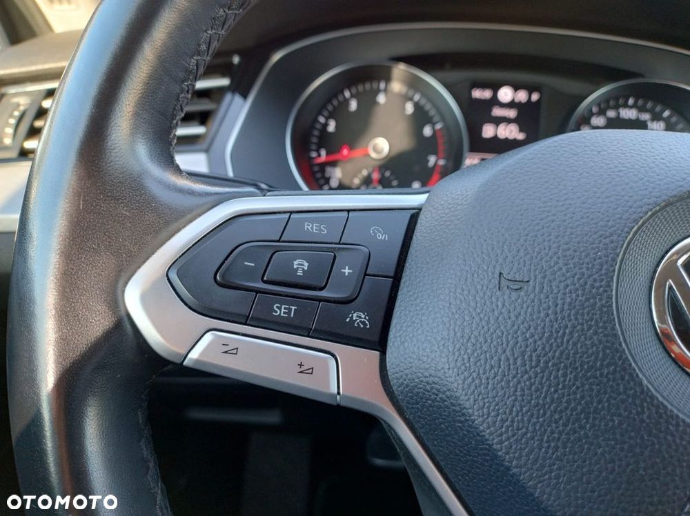 Volkswagen Passat 2.0 TSI Business DSG - 27