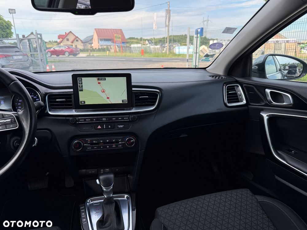 Kia Ceed - 10