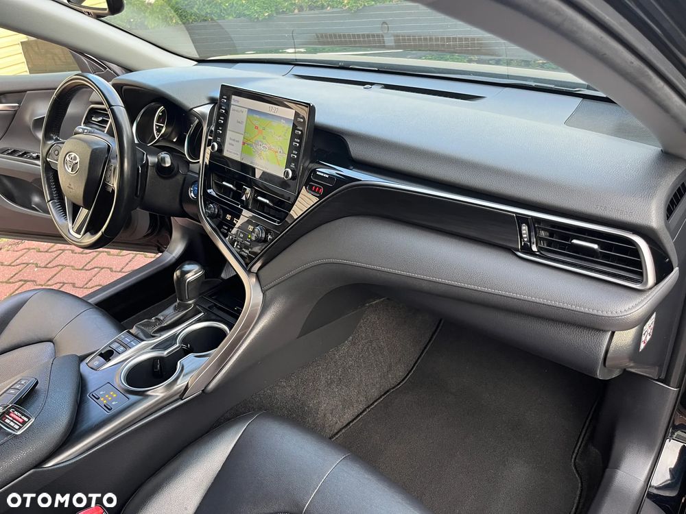 Toyota Camry 2.5 Hybrid Executive CVT - 27