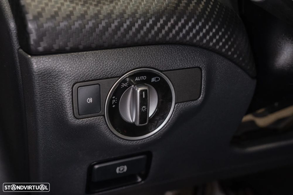 Mercedes-Benz A 180 AMG Line - 22