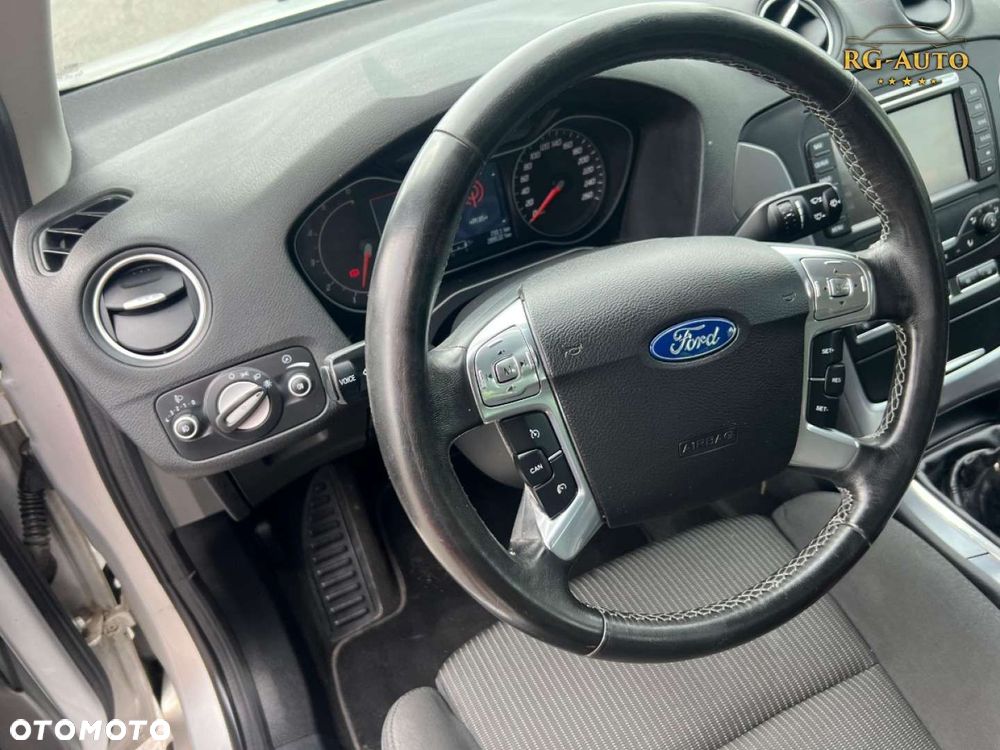 Ford Mondeo - 22