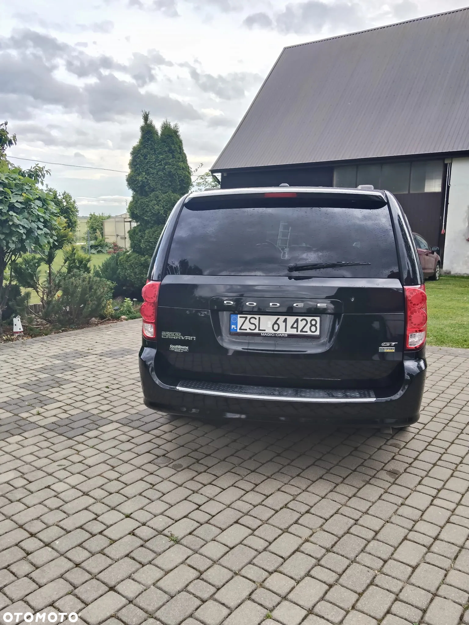 Dodge Grand Caravan - 5