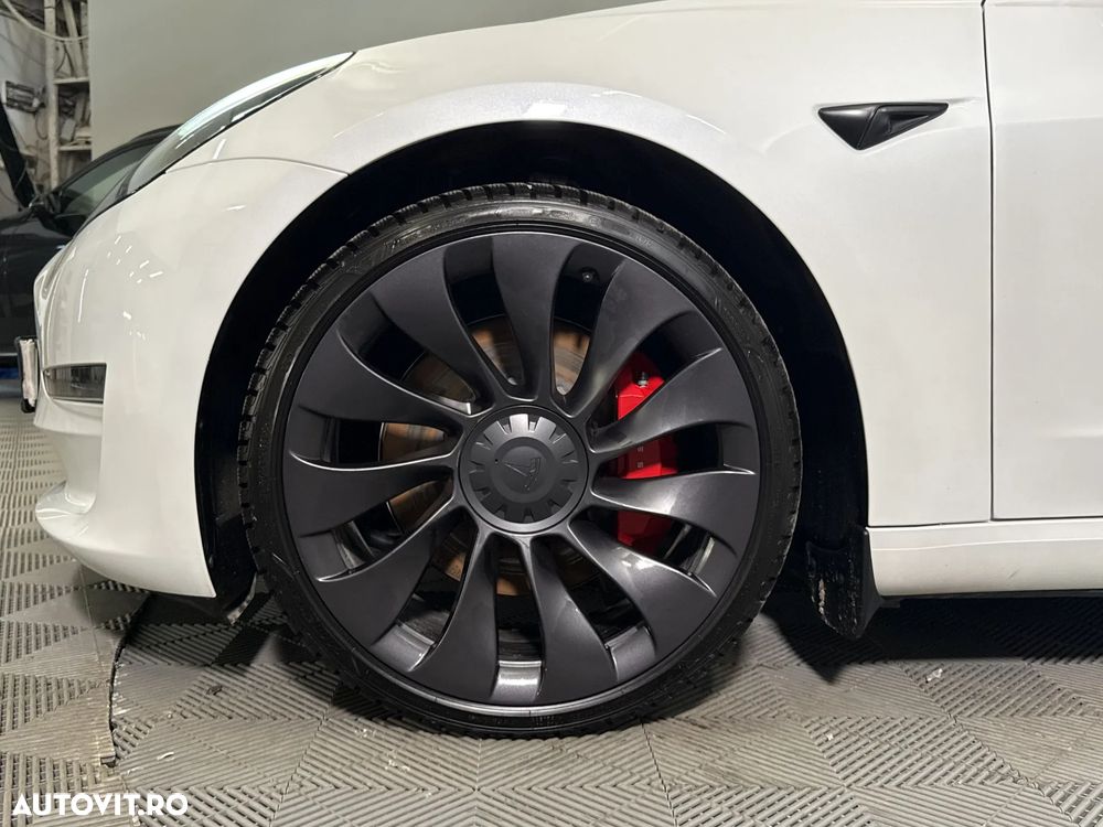 Tesla Model 3 Performance - 14
