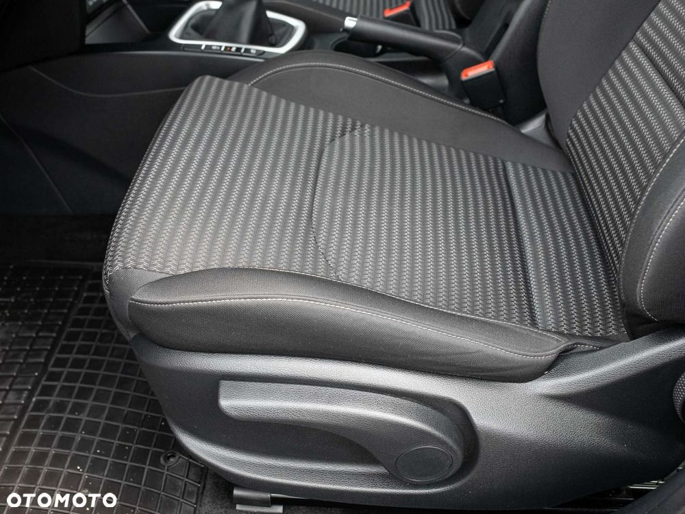 Kia Ceed 1.5 T-GDI M - 10